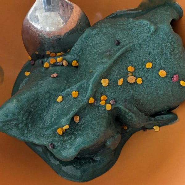 Mango and spirulina sorbet, with polen
