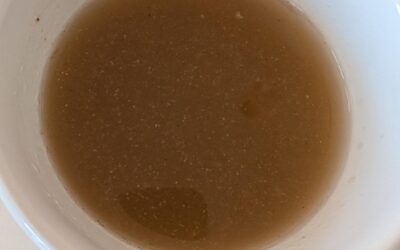 Bummer. This photo is awful. But this is water kefir with pear and it was super tasty and healthy. It feels good to have homemade kefir back on our menu, with improvised flavours.