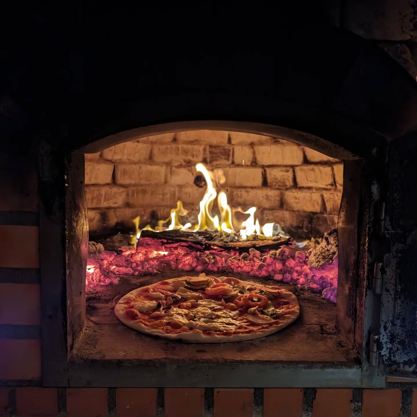 Pizza evening, thanks to our guests.