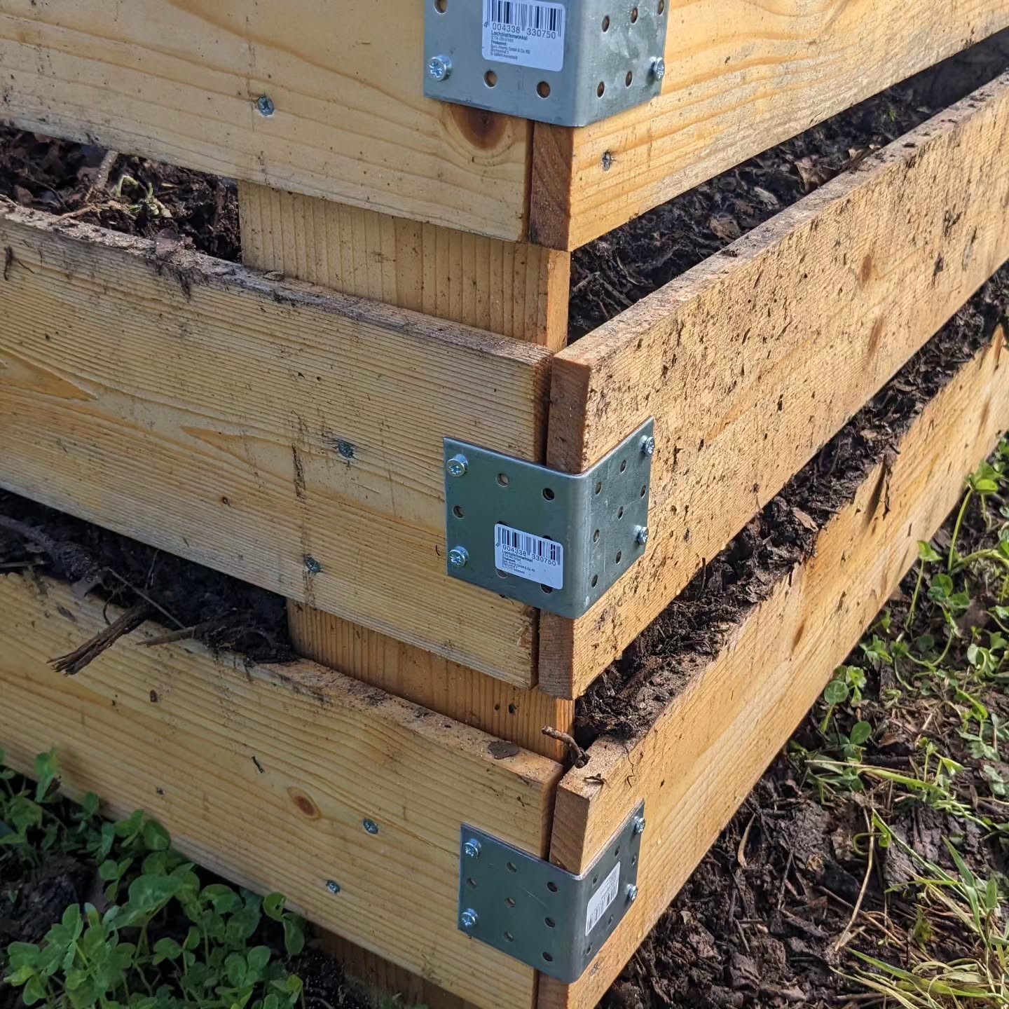 Reinforced the compost bin module corners.