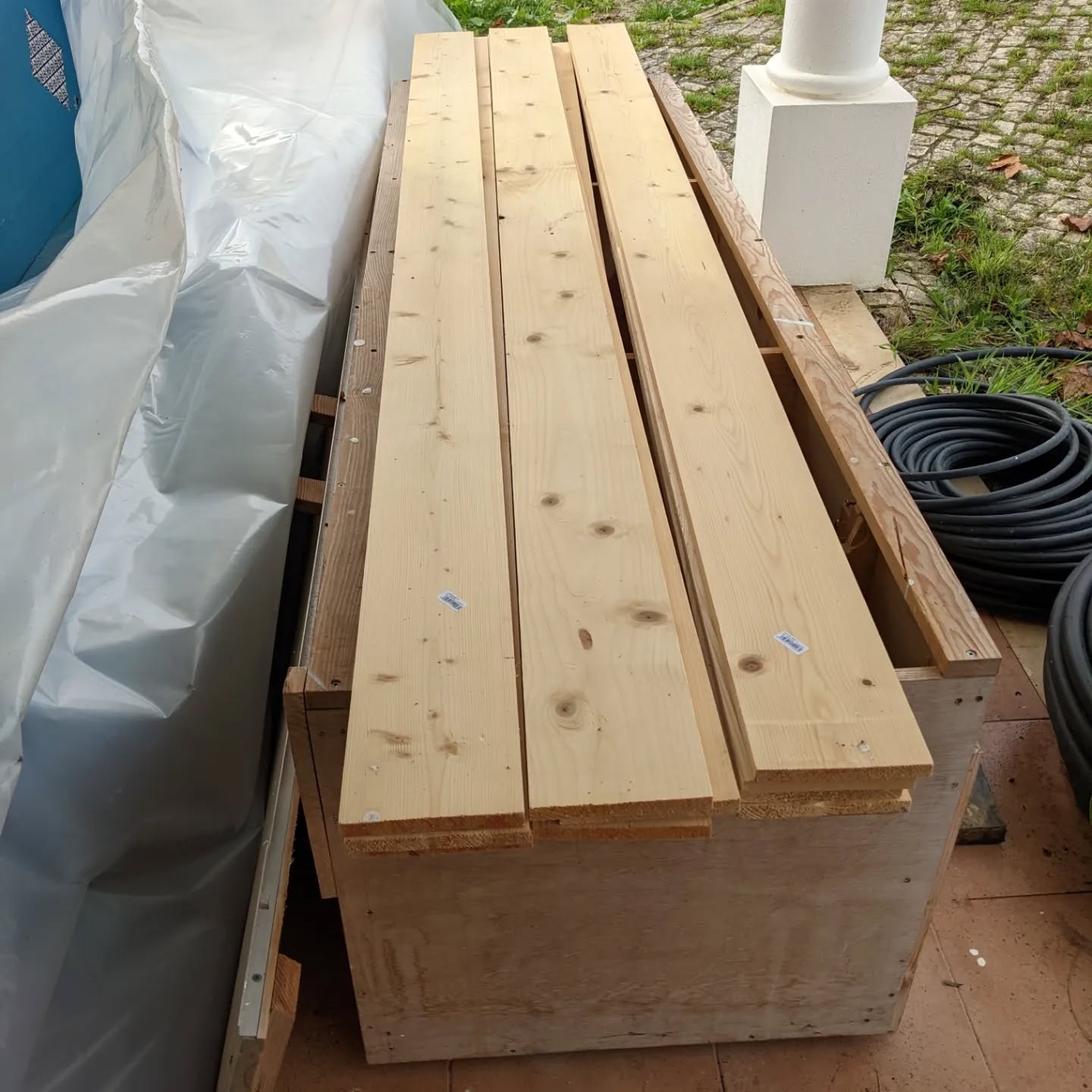 Taking advantage of the rainy weather to work on an indoor(-ish) project: a modular #compost bin.