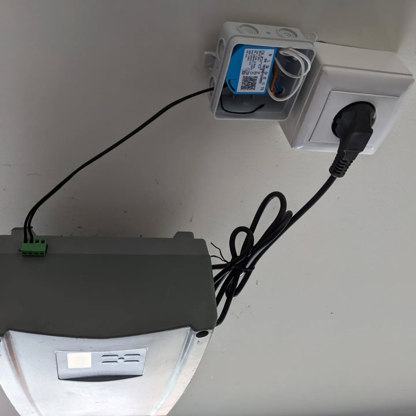 The garage gate opener was acting erratically and eventually stopped working altogether.