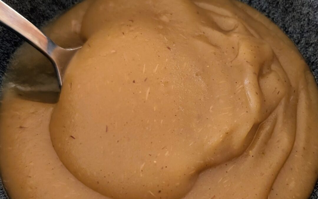 Our of our children picked some apples from the garden and made an apple puree with cinnamon and ginger. The result? Delicious!